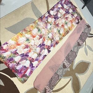 Bundle of 2 scarves